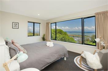 'Commodore' - Nelson Sea View Holiday Home - Nelson