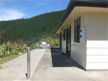 Cissy Bay Cottage, Pets Welcome. - French Pass