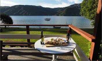 Beach House - PICTON