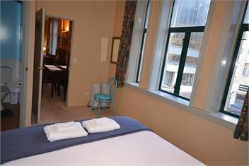 LARGE CITY CBD APARTMENT (VIC12) - Wellington