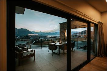 The Heights - Sleeps 8 - Lake & Mountain Views - Wanaka