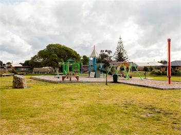 Waikanae Retreat (Bachcare) - Waikanae Beach