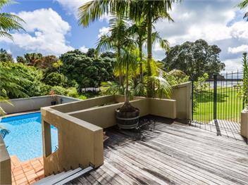 Beachside Holiday (Bachcare) - Auckland City