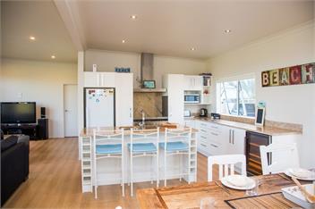 Waterfront Wonder (Bachcare) - Matarangi