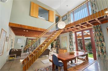 Great for families & groups, walk to town & lake - 