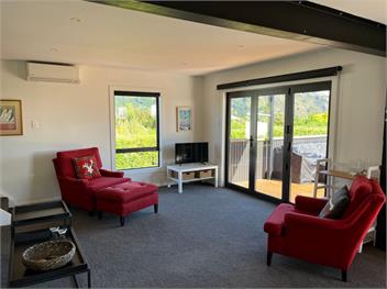 Views on Parry (Bachcare) - Lake Hawea