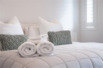 Chic Exec Apart w/Free Parking, Wifi & Netflix - Auckland 1071