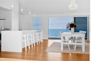 MŌKAU BEACH HOUSE - Mokau