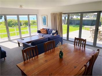 Manly Beachfront bach - Whangaparaoa