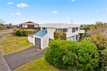 The White House (Bachcare) - Wharewaka