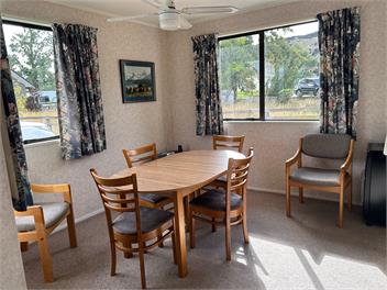 Sunny, Warm Wanaka Holiday Home - Wanaka