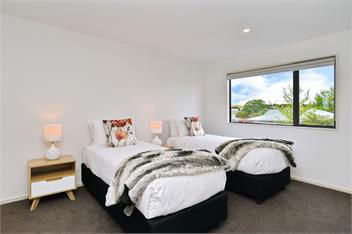 Broadbent Townhouse - Christchurch Holiday Homes - Christchurch