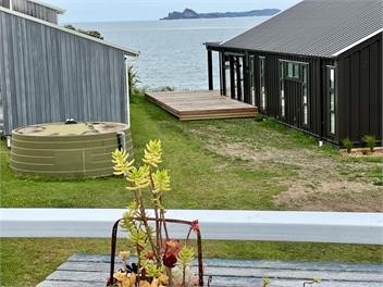 70's Iconic Bach - Whitianga
