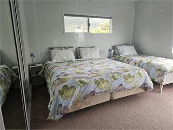 Hop Skip & Jump To The Beach - Takaka