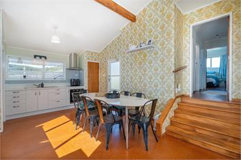 MATARANGI BEACH FRONT - RICHARDSONS - Whitianga