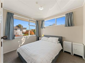 The Bay Breeze Retreat (Bachcare) - Taupo