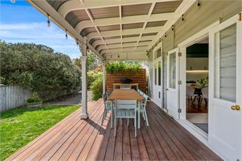 Poolside Villa on Dublin (Bachcare) - Martinborough
