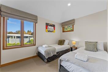 Omaio - TAUPO - Indoor Heated Pool, Spa Pool, Cinema Room, Lake Views - Taupo