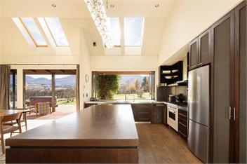 Dalefield Hideaway | Hot Tub & Mountain Views - 