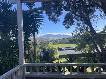 Escape to Raglan - 