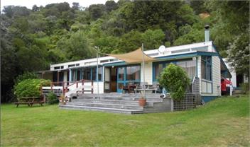 Beach House - PICTON