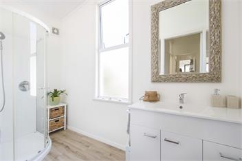 Villa Maitai - Central Nelson Holiday Home - Nelson