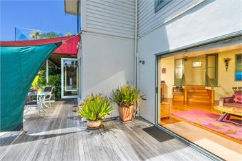 'Harbour View - One' - Nelson Waterfront Apartment - Nelson