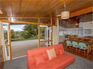 Sixties Cedar Bach (Bachcare) - Kuratau