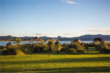 Waterfront Wonder (Bachcare) - Matarangi