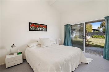 Waitahanui Lakefront Escape (Bachcare) - Waitahanui