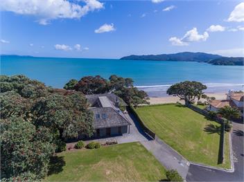 Calianne - Superb Beachfront Architecture - Far North