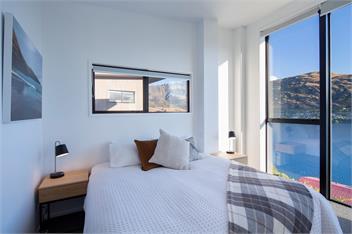Queenstown Mountain & Lake Views Villa - Queenstown 9300