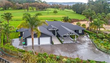 A TEE OFF ON TITOKI WHANGAMATA - WHANGAMATA