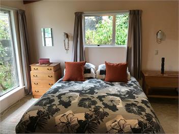 Walking distance to the lake - Taupo