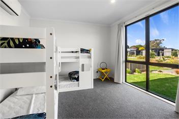 Modern Family Bach (Bachcare) - Waihi