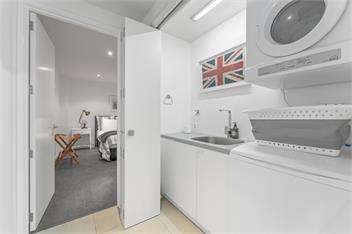 The Moorings Apartment 3 - Walk to the Lake! - Taupo