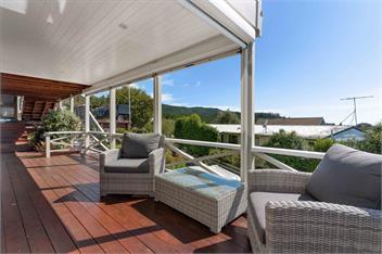 Onemana Retreat - Self contained unit with Outdoor Bath and Sea Views! - Whangamata