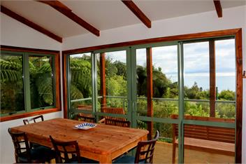 SHAMBHALA RETREAT- Cabins - Takaka