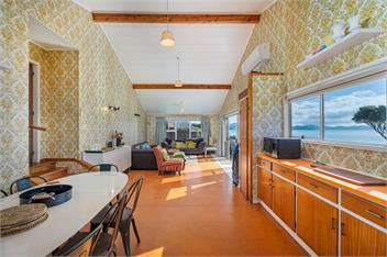 MATARANGI BEACH FRONT - RICHARDSONS - Whitianga