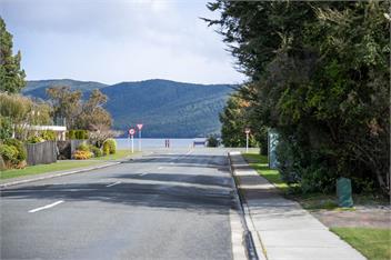 Matai by the Lake (Bachcare) - Te Anau