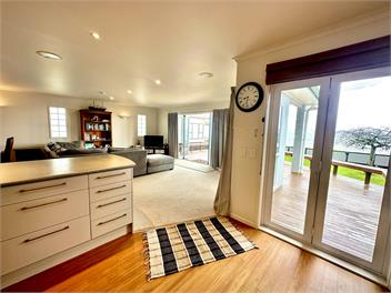 Sunsets by the Beach / Waterfront / Sleeps 8 - Thames