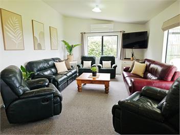 Hosts on the Coast Tui Hills - Katikati