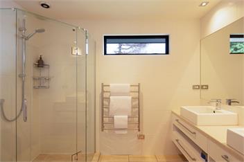 QT Paradise: Panoramic Views & Elegant Comfort - Queenstown