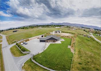 Panoramic Mountain View Retreat - Twizel