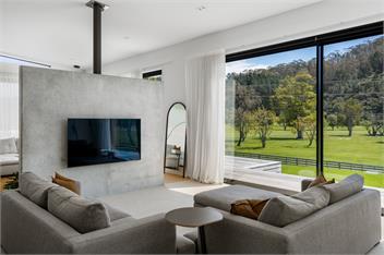 Hosts on the Coast "The Country Club" - Whangamata