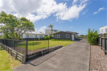 Beachside on Hinemoa - Whangamata