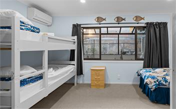 Pukehina Beach. Accommodating 19 guests. - Tepuke