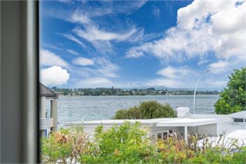 Pataka Lookout - 3 bdrm home, close to lake & town! - 
