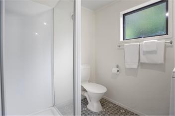 Sandy Feet Beach House - right across from Onemana Beach - 