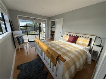 Sunny Coastal Studio by Coopers Beach - 